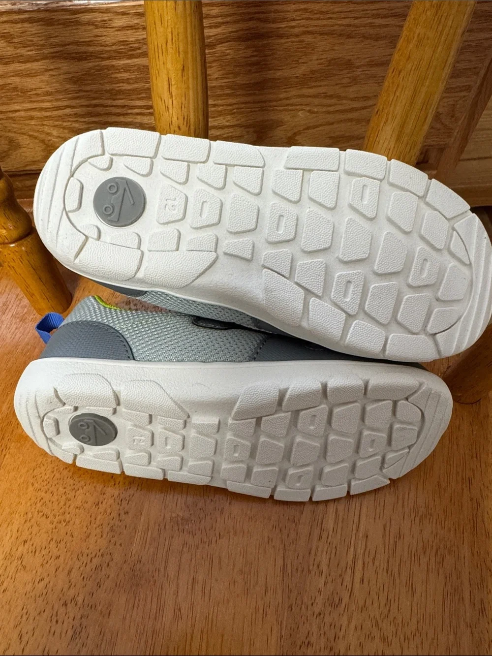 See Kai Run NWT 12 Kids Gray & Blue Athletic Sneakers with Lime Interior